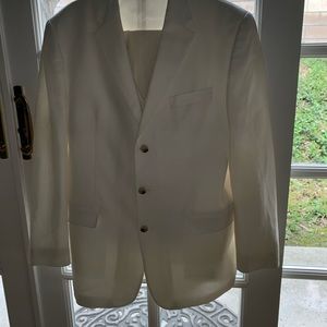 Sean John linen 3 piece suit hardly worn.